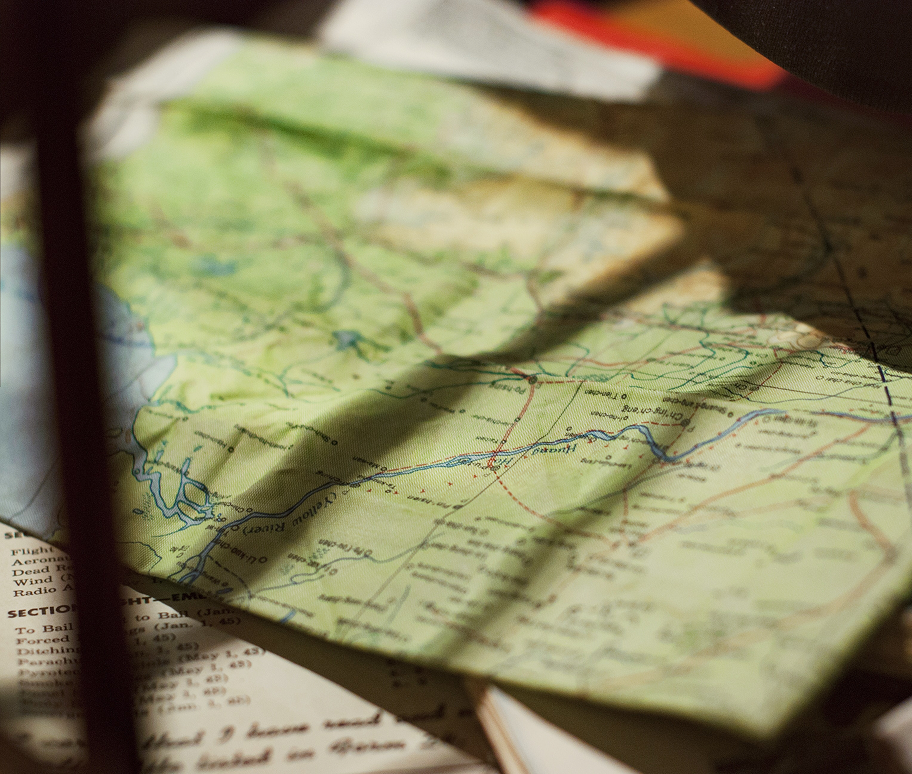 Printed map and travel notes for exploring Edinburgh